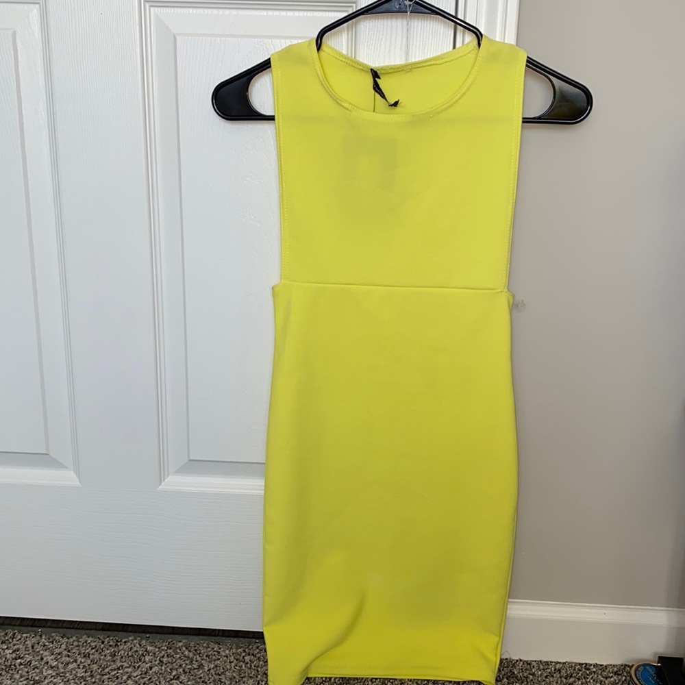 Pretty Little thing size small dress